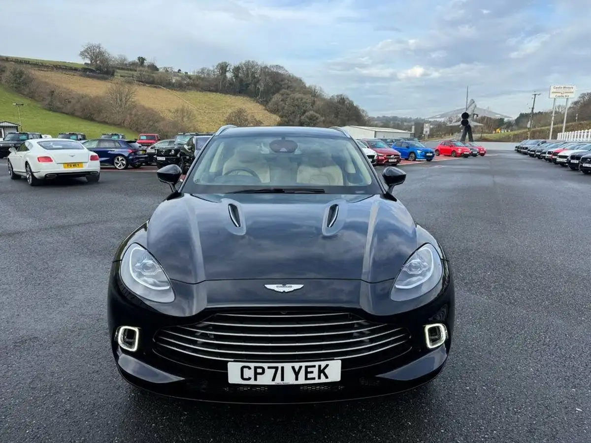 2022-aston-martin-dbx-40-v8-big-1