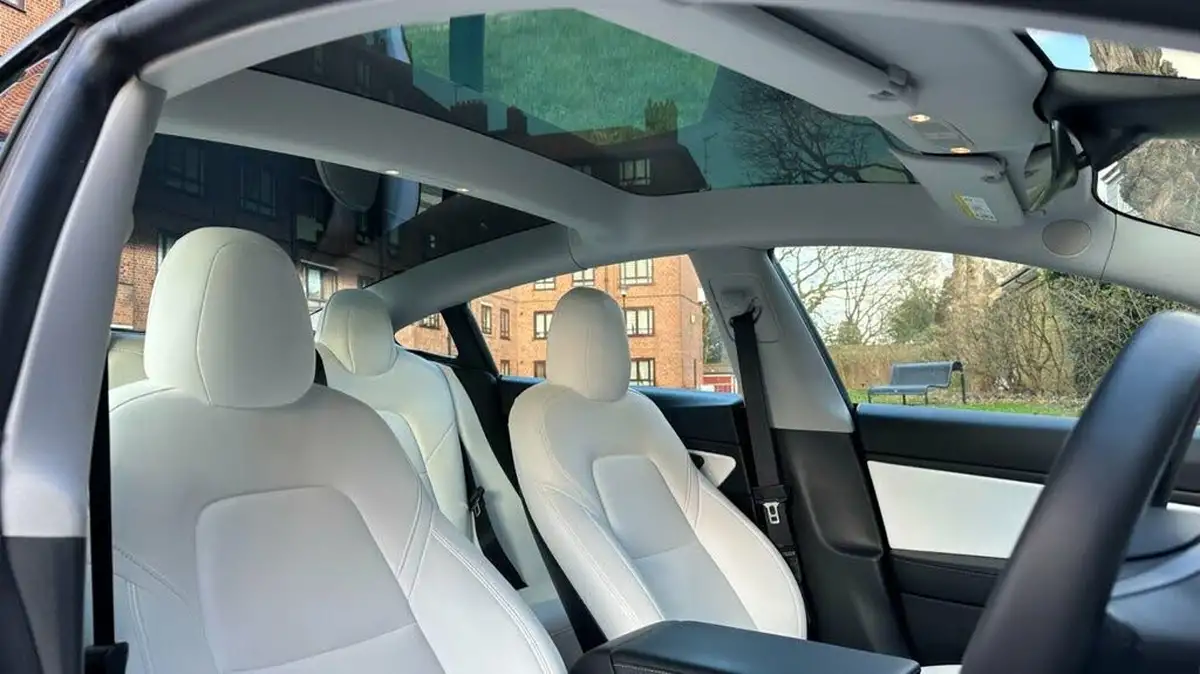 2020-tesla-model-3-e-long-range-big-21