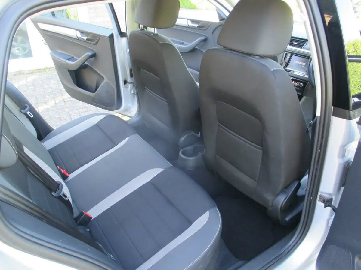 2018-skoda-rapid-spaceback-10-tsi-se-tech-95ps-ss-big-25