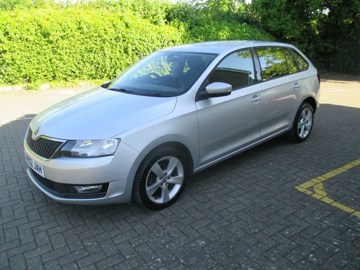 2018-skoda-rapid-spaceback-10-tsi-se-tech-95ps-ss-big-1
