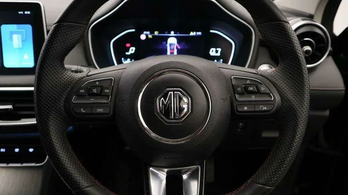 2024-mg-hs-15t-gdi-trophy-162ps-1490cc-big-6