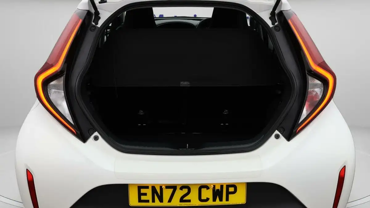 2023-toyota-aygo-x-10-vvt-i-pure-cvt-big-16