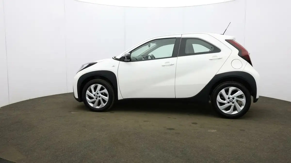 2023-toyota-aygo-x-10-vvt-i-pure-cvt-big-68