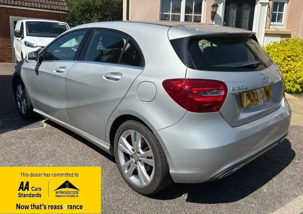 2017-mercedes-benz-a-class-15d-a180d-sport-ss-7g-dct-big-2