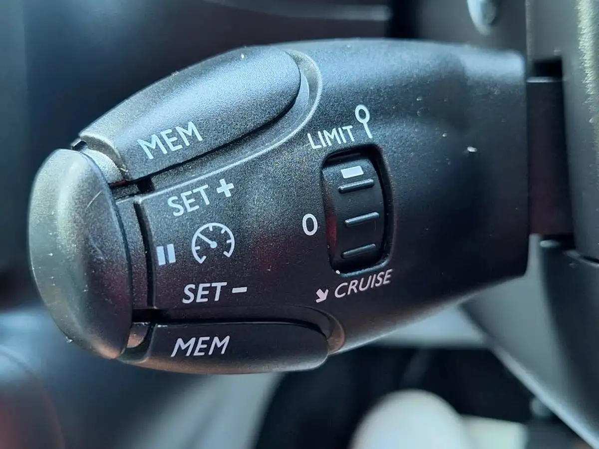 2019-citroen-c3-12-puretech-feel-nav-edition-82ps-ss-big-36