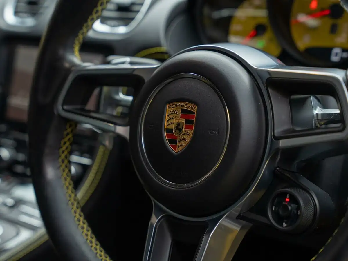 2020-porsche-cayman-718-25-cayman-s-pdk-big-35