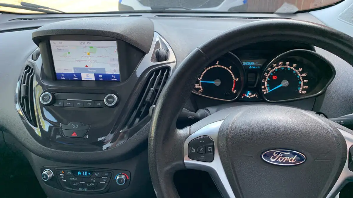 2020-ford-tourneo-courier-15tdci-titanium-big-40