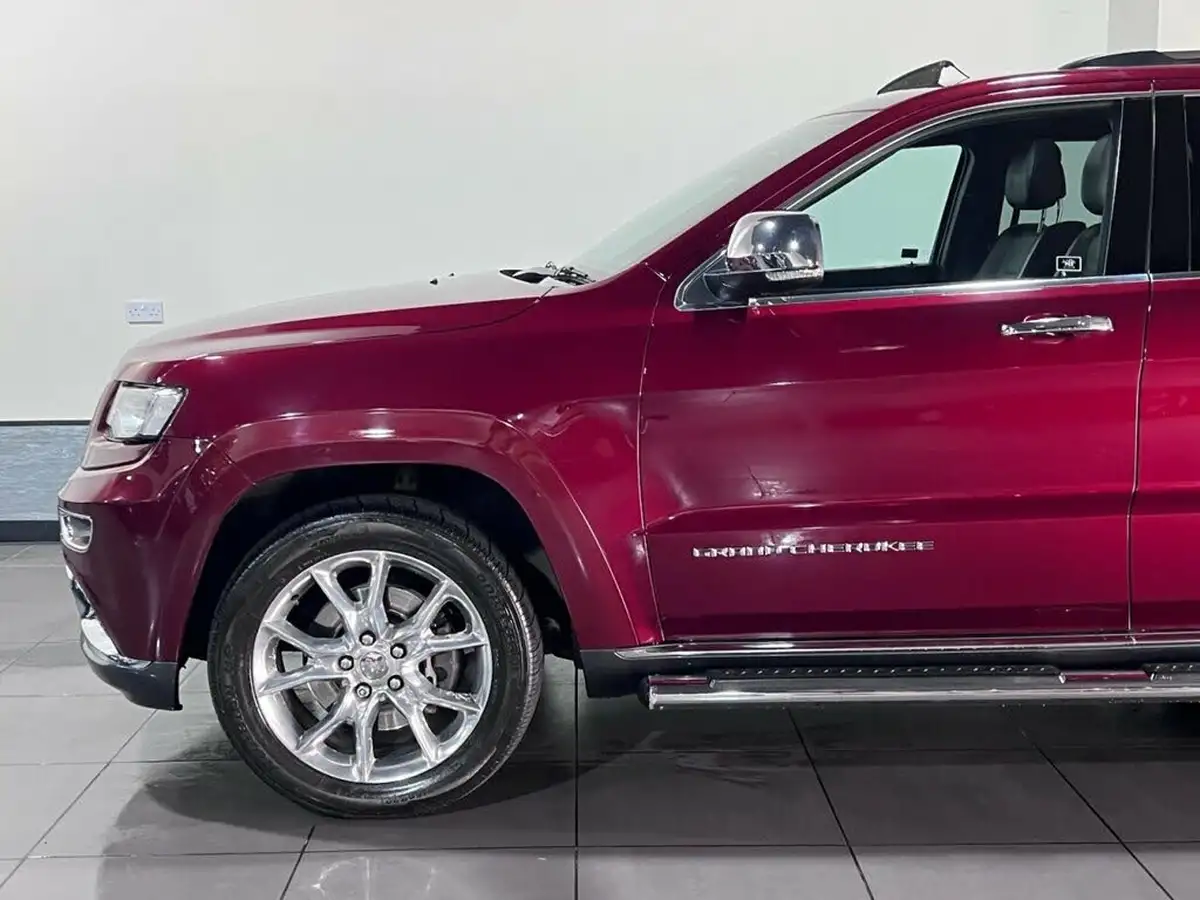 2017-jeep-grand-cherokee-30crd-summit-big-19