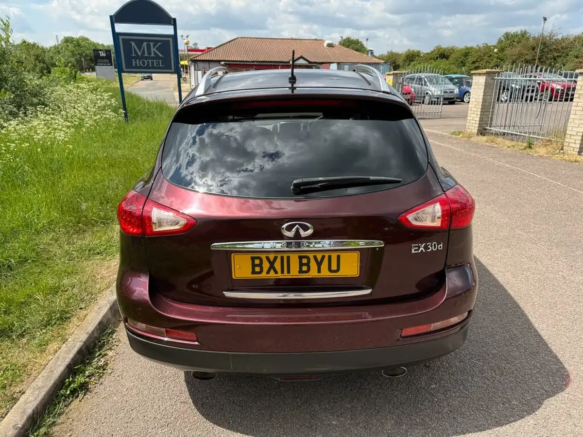 2011-infiniti-ex-30td-big-5