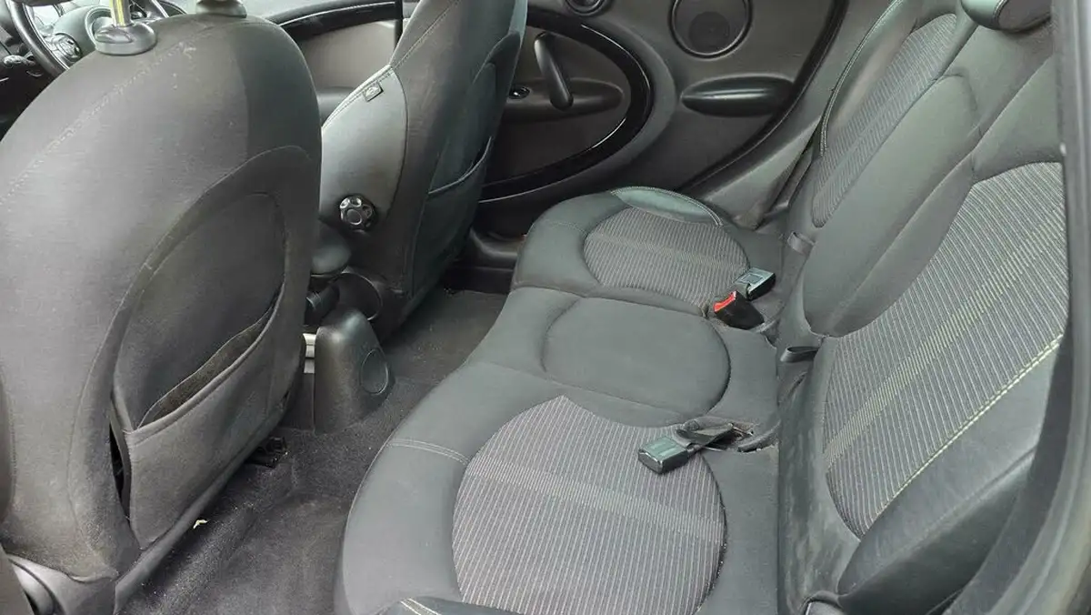 2011-mini-countryman-16-cooper-pepper-big-19