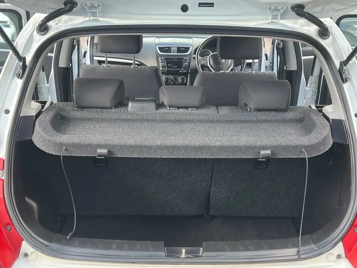 2017-suzuki-swift-12-sz2-5d-big-52