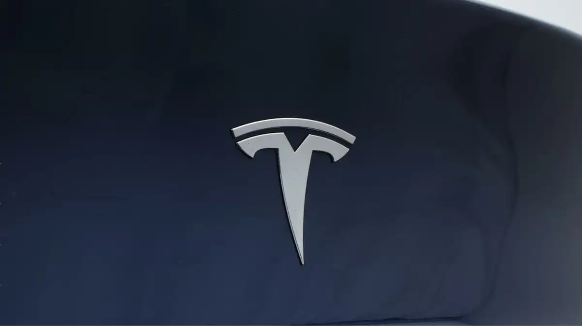 2022-tesla-model-y-e-long-range-big-20