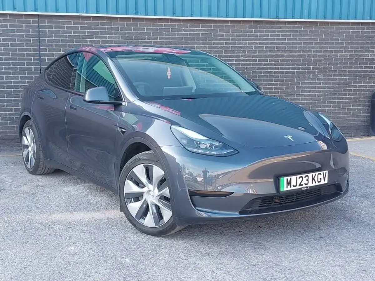 2023-tesla-model-y-e-rwd-big-0