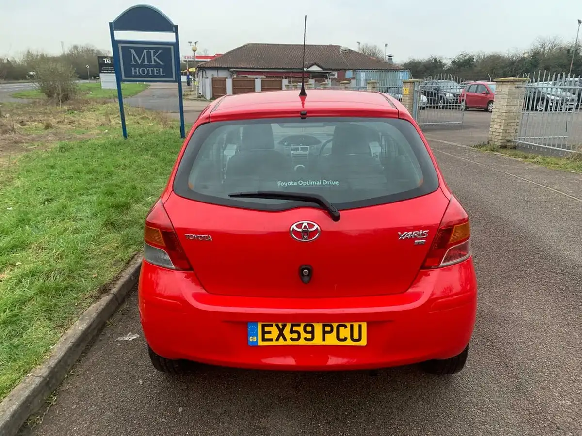 2009-toyota-yaris-133-tr-5d-big-4