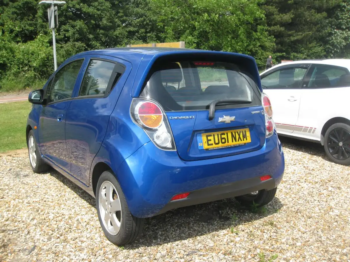 2011-chevrolet-spark-12-lt-big-4