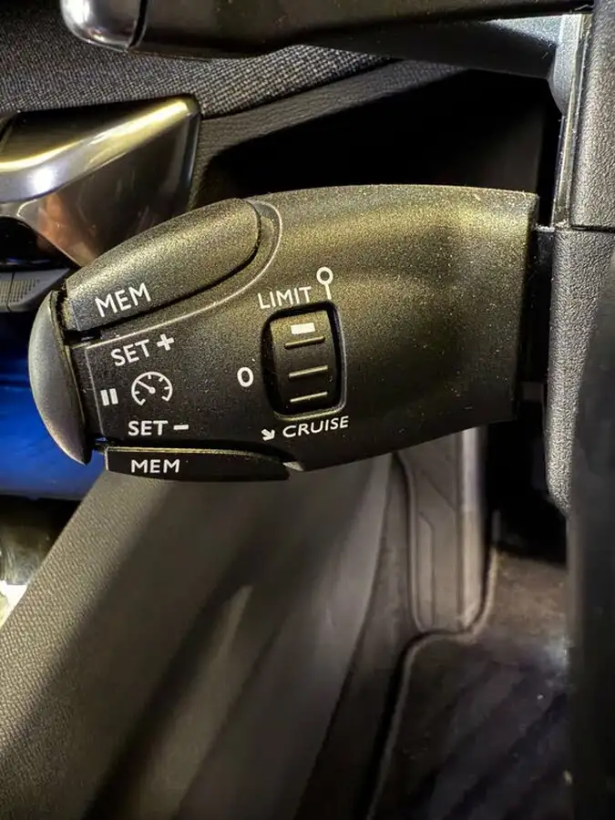 2020-peugeot-3008-suv-12-puretech-gt-line-eat8-big-16