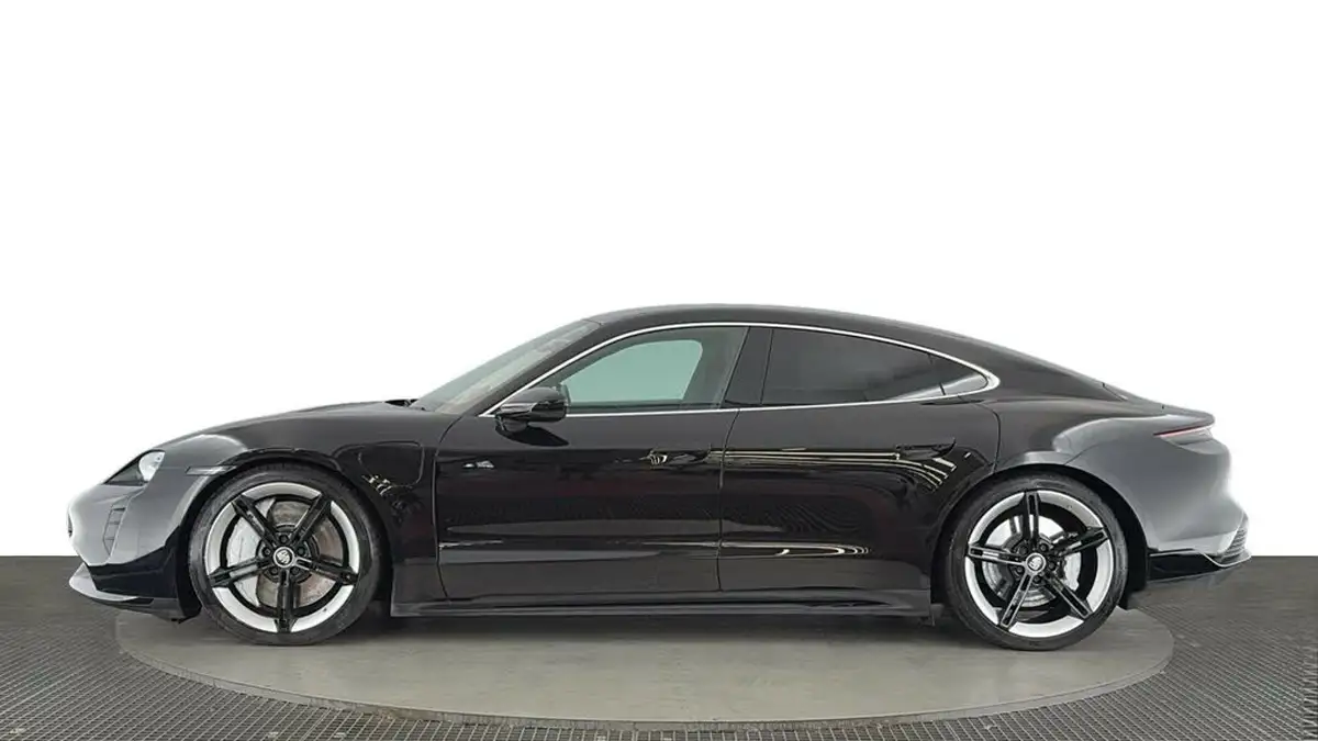 2020-porsche-taycan-e-turbo-big-6