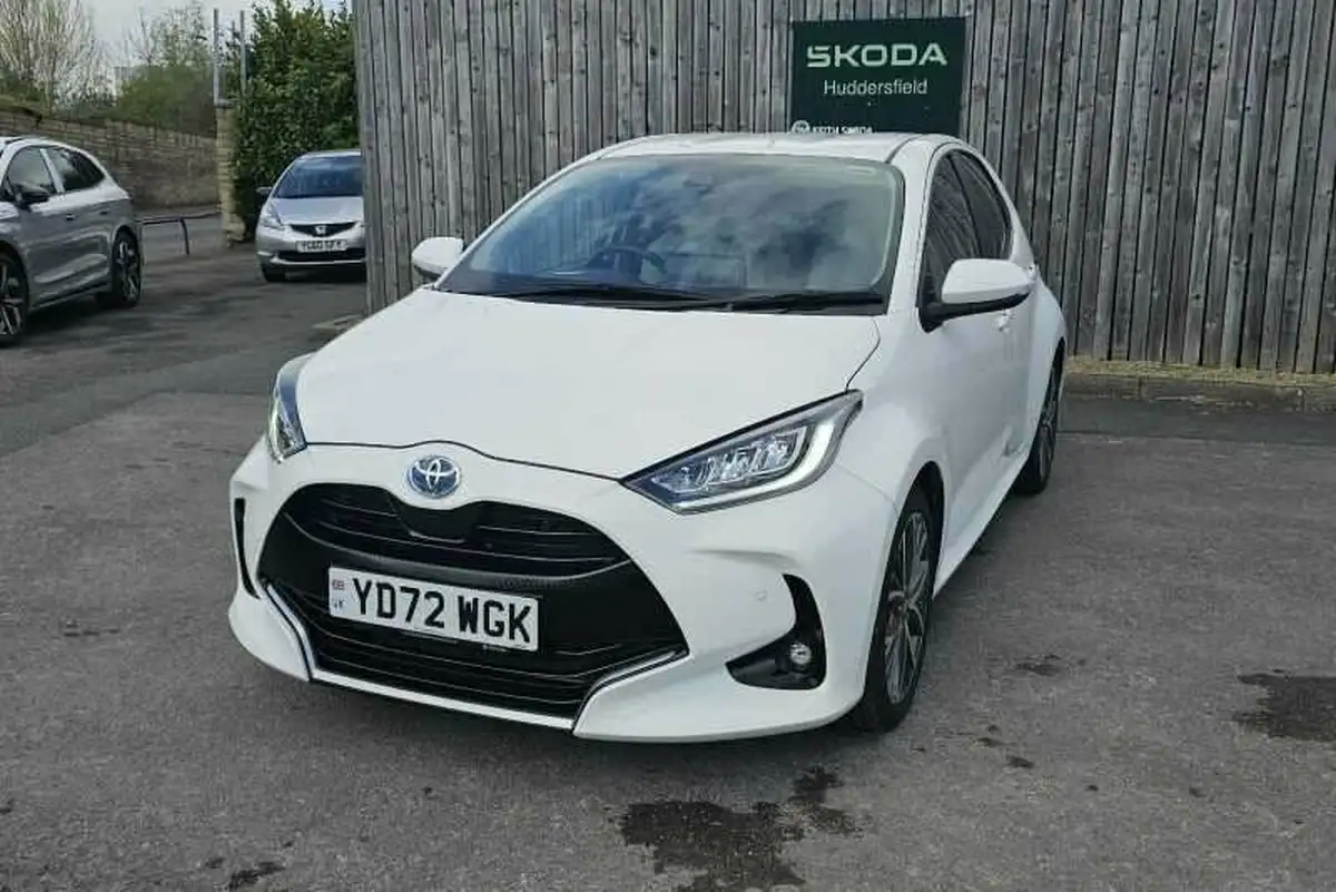 2022-toyota-yaris-cross-15-vvt-i-excel-city-packpan-roof-big-3