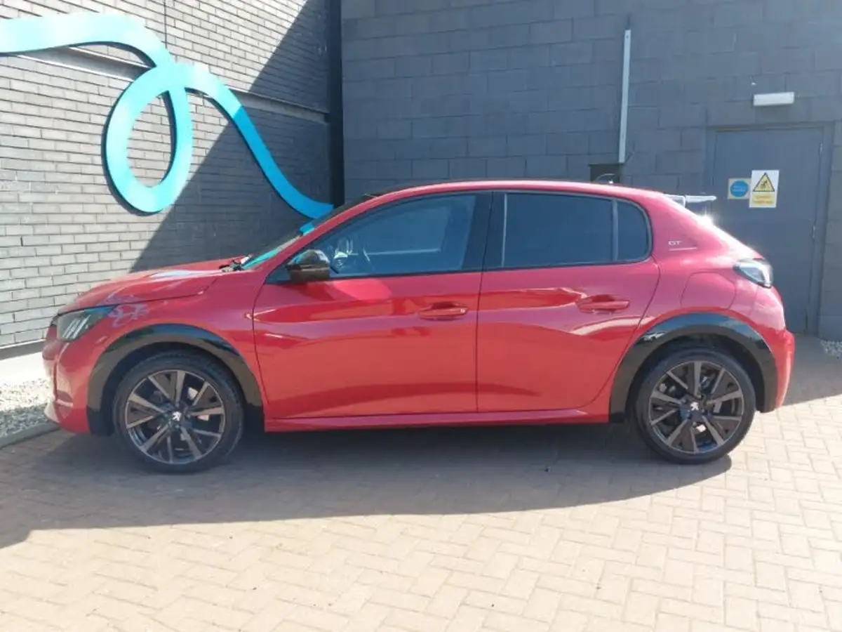 2023-peugeot-208-12-puretech-gt-100ps-eat8-big-3