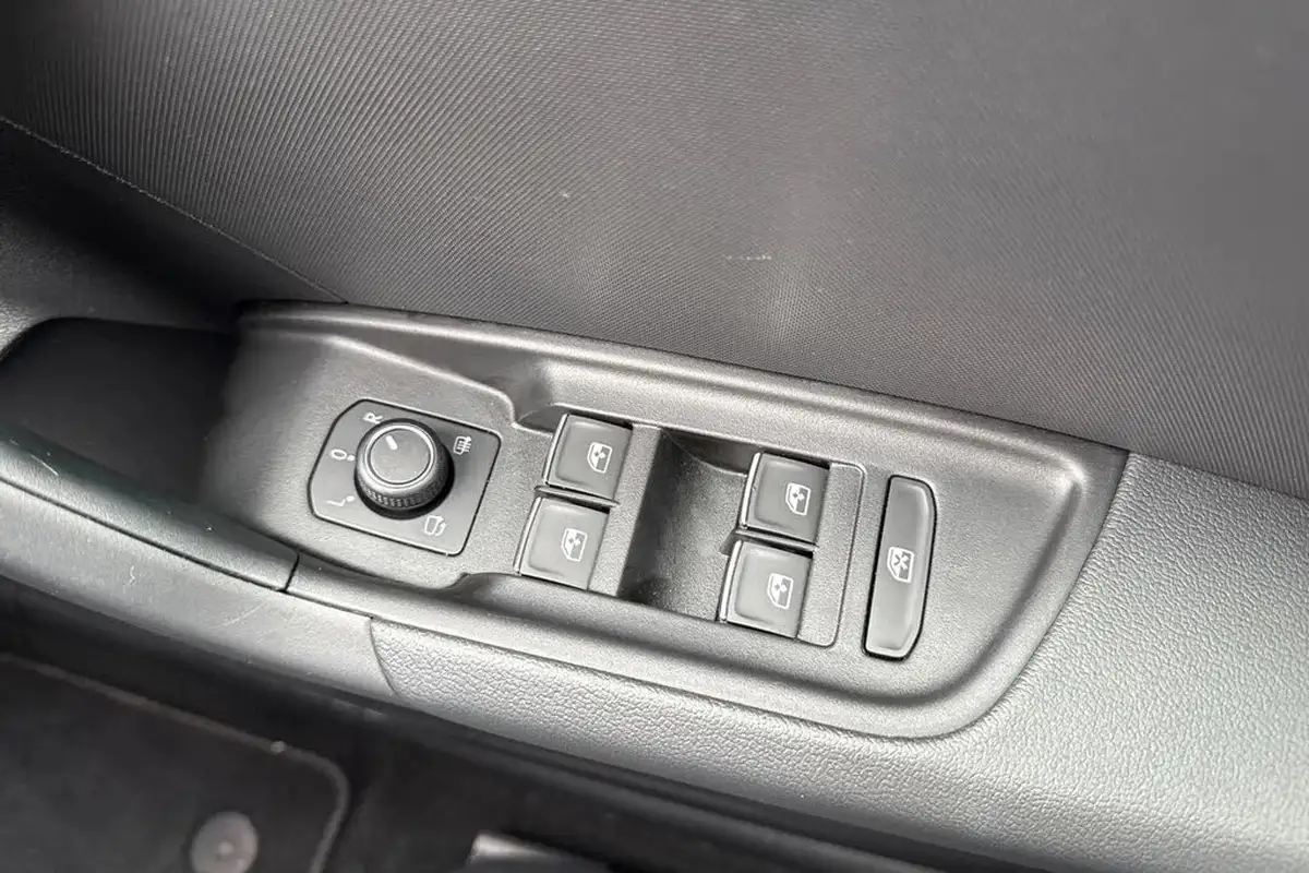 2020-audi-a1-10-30-tfsi-sport-116ps-s-tronic-big-38