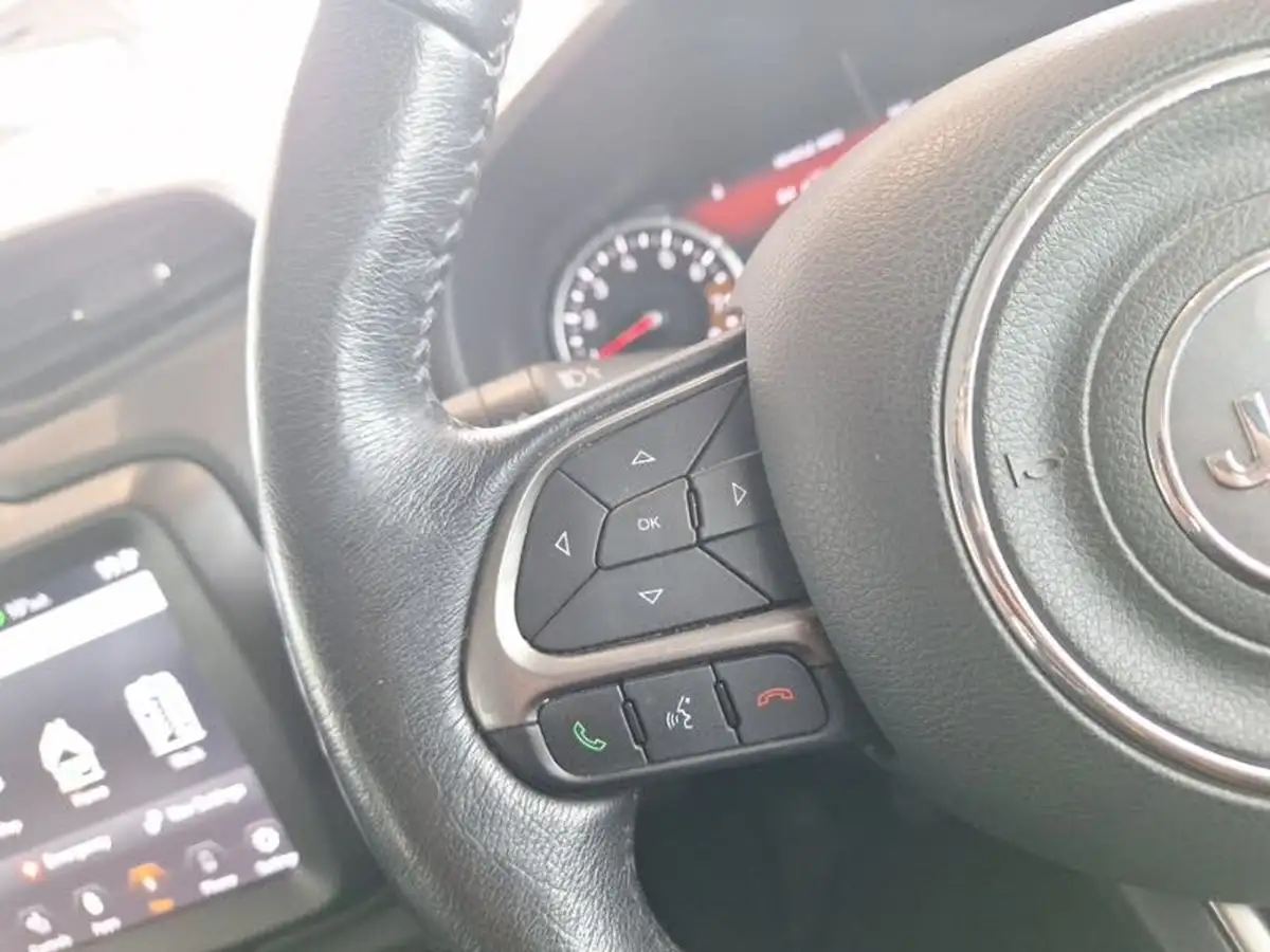 2019-jeep-renegade-10-gse-limited-big-11
