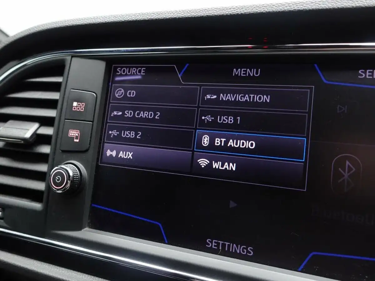 2020-seat-leon-20tdi-fr-black-edition-hatchback-dsg-big-40