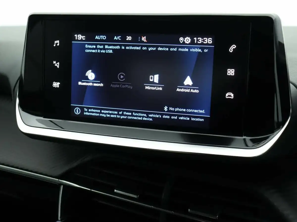 2020-peugeot-208-12-puretech-allure-100bhp-big-37
