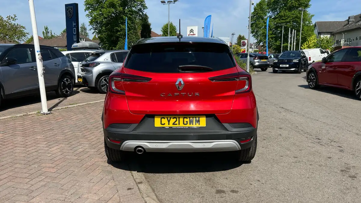 2021-renault-captur-13-tce-iconic-140ps-big-8