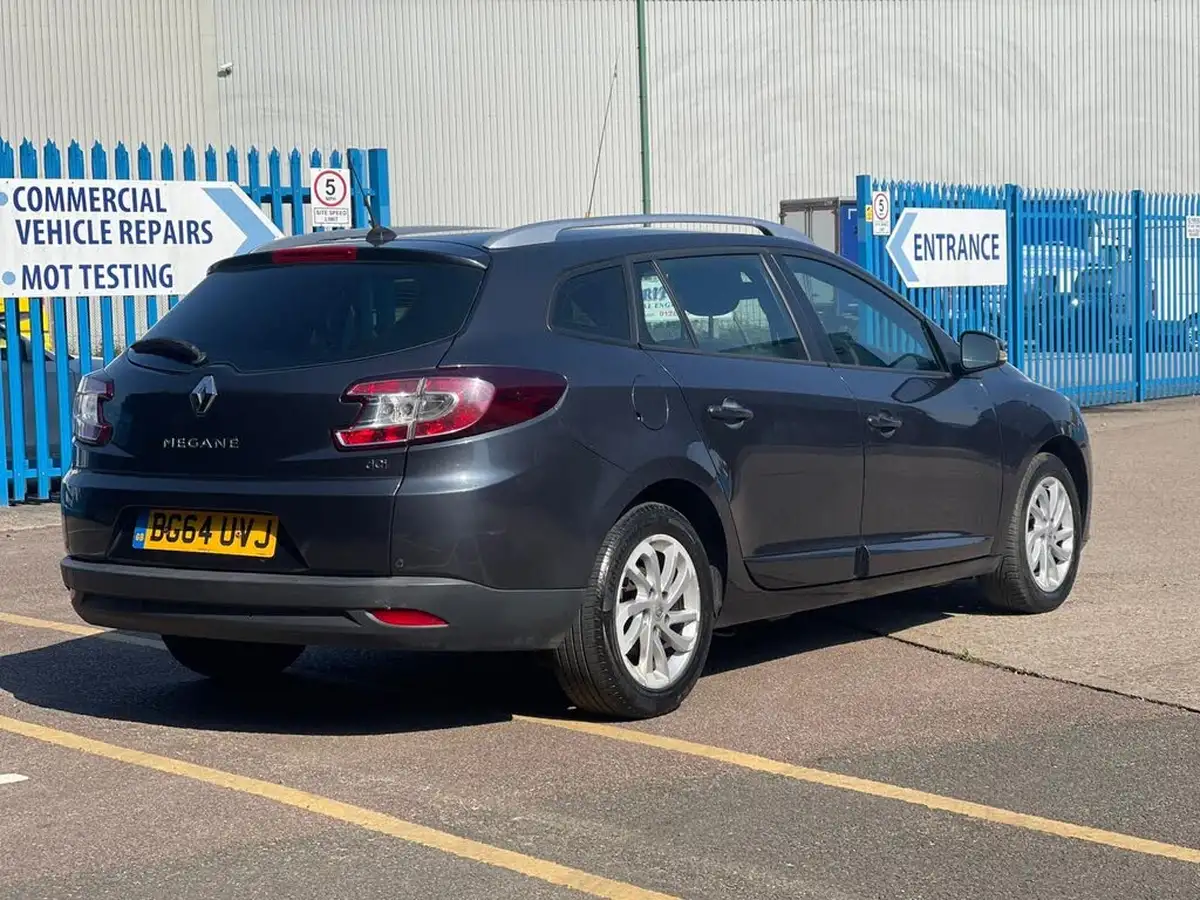 2015-renault-megane-15dci-expression-energy-ss-sport-tourer-big-6