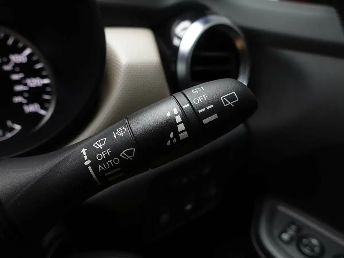 2017-nissan-micra-09-ig-t-n-connecta-big-32
