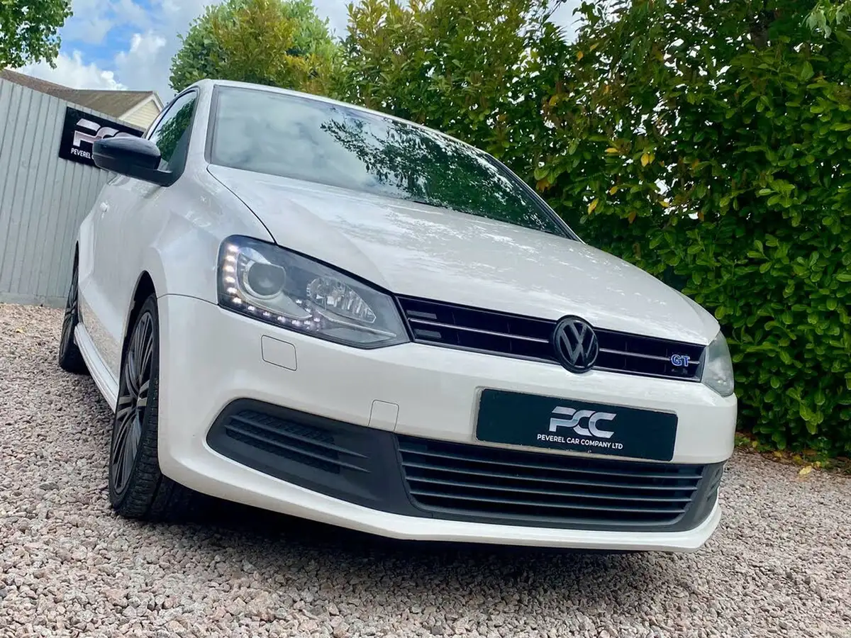 2013-volkswagen-polo-14-bluegt-3d-big-38