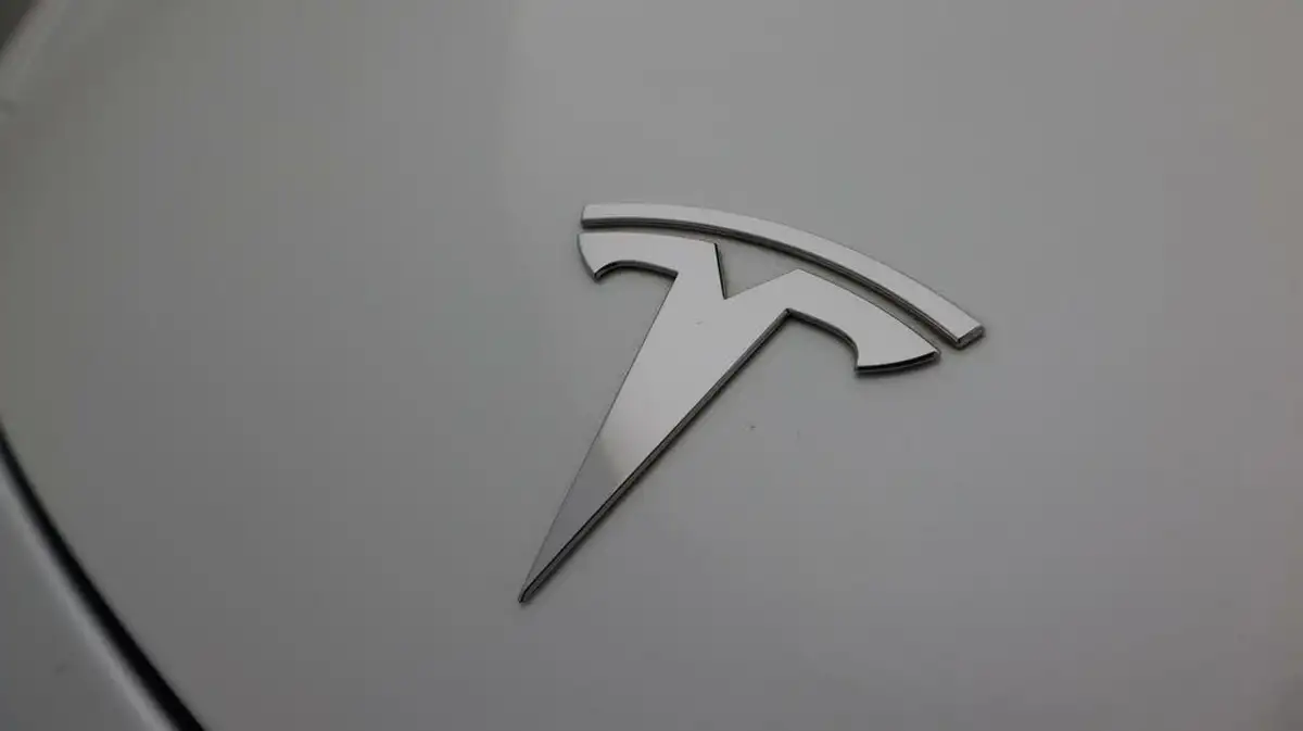 2023-tesla-model-y-e-long-range-big-20