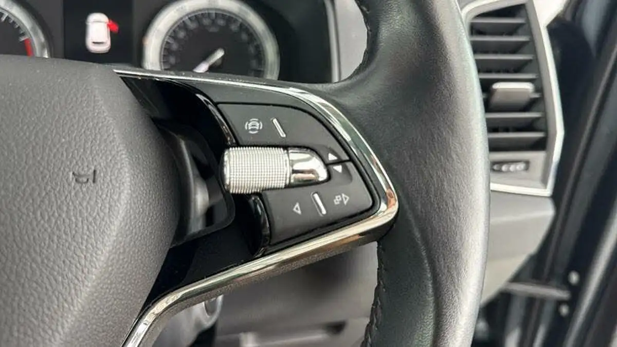 2021-skoda-karoq-15-tsi-se-drive-big-20