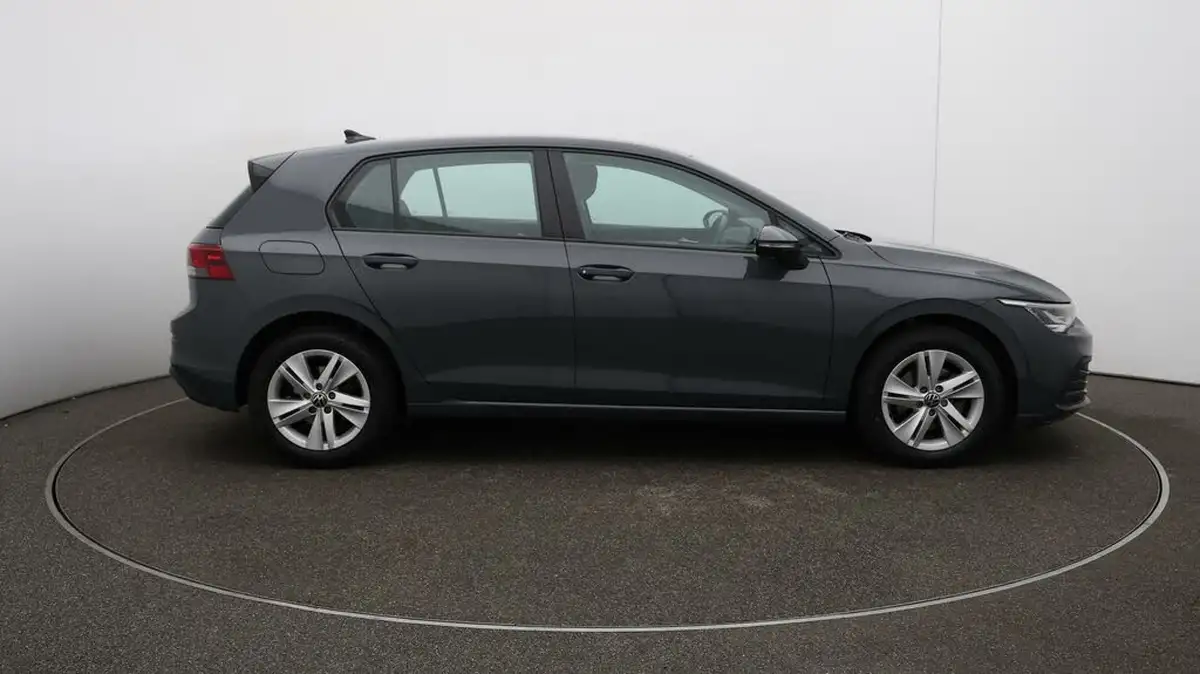 2022-volkswagen-golf-15-tsi-life-130ps-hatchback-big-47