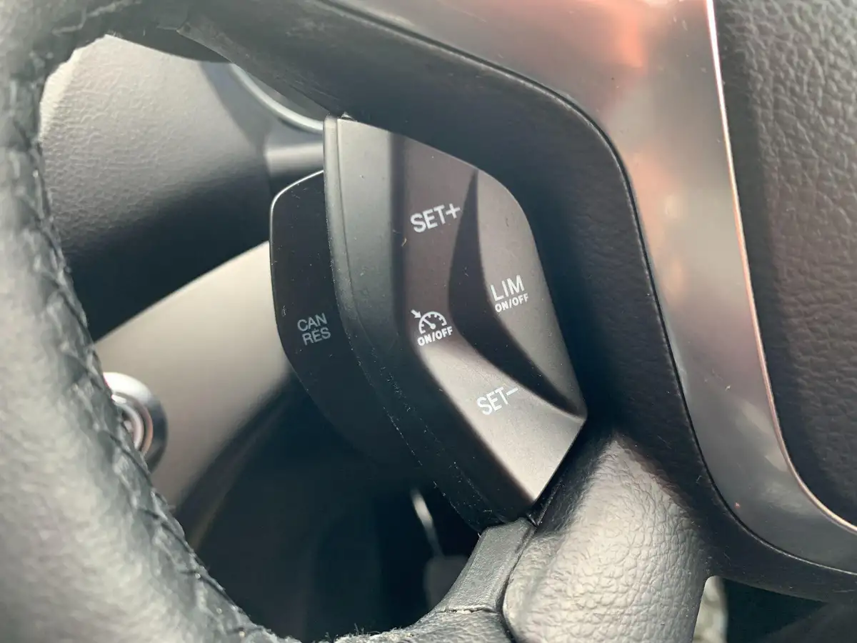 2013-ford-kuga-20tdci-zetec-big-43