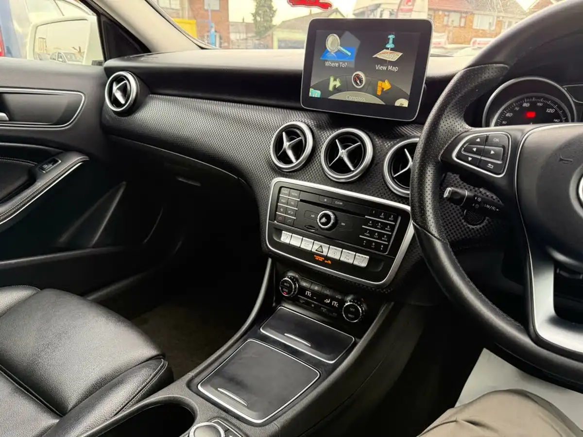 2016-mercedes-benz-a-class-15d-a180d-sport-executivess-7g-dct-big-41