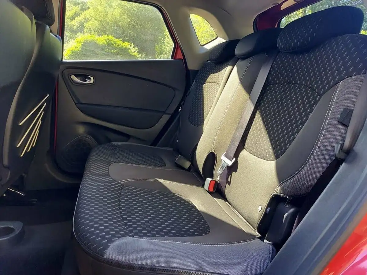2017-renault-captur-12-dynamique-s-nav-big-28