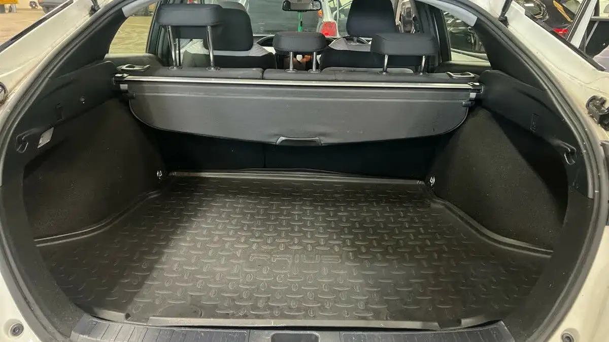 2018-toyota-prius-18-vvt-i-business-edition-trk-big-11