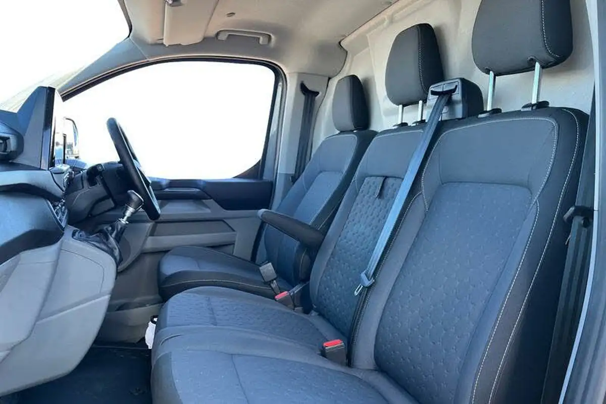 2024-ford-transit-custom-20tdci-280-l1h1-limited-136pseu6e-panel-van-1996cc-big-9
