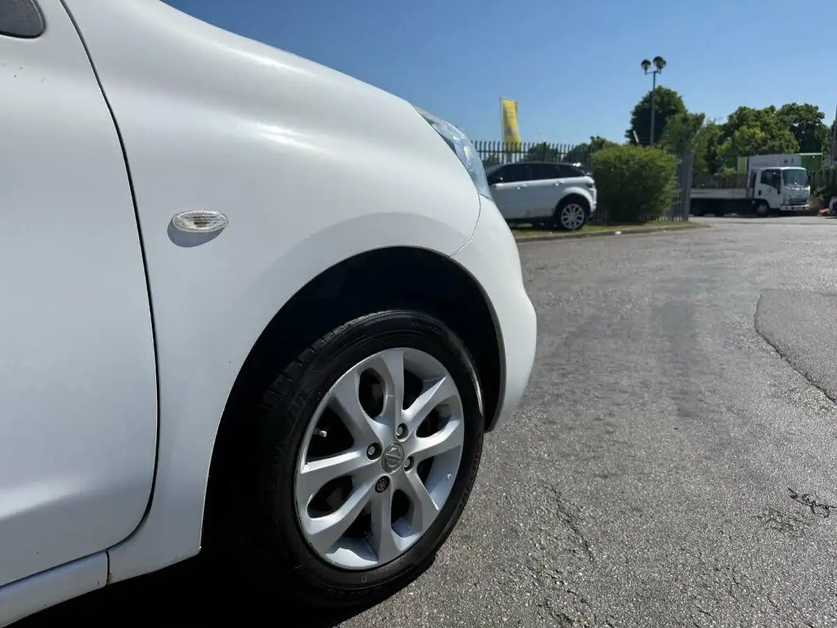 2014-nissan-micra-12-acenta-80ps-cvt-big-13