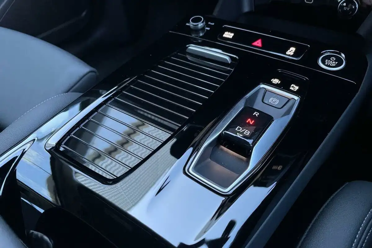2024-audi-q6-e-tron-big-26