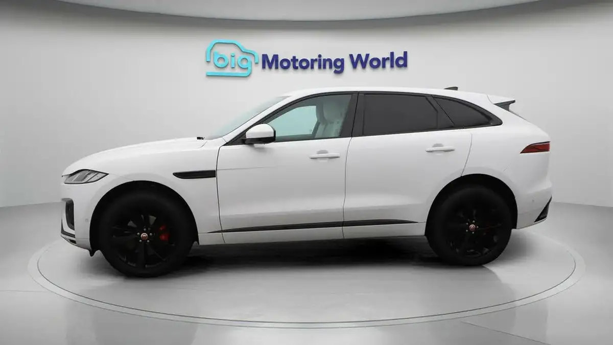 2021-jaguar-f-pace-20-d200-r-dynamic-se-mhev-big-4