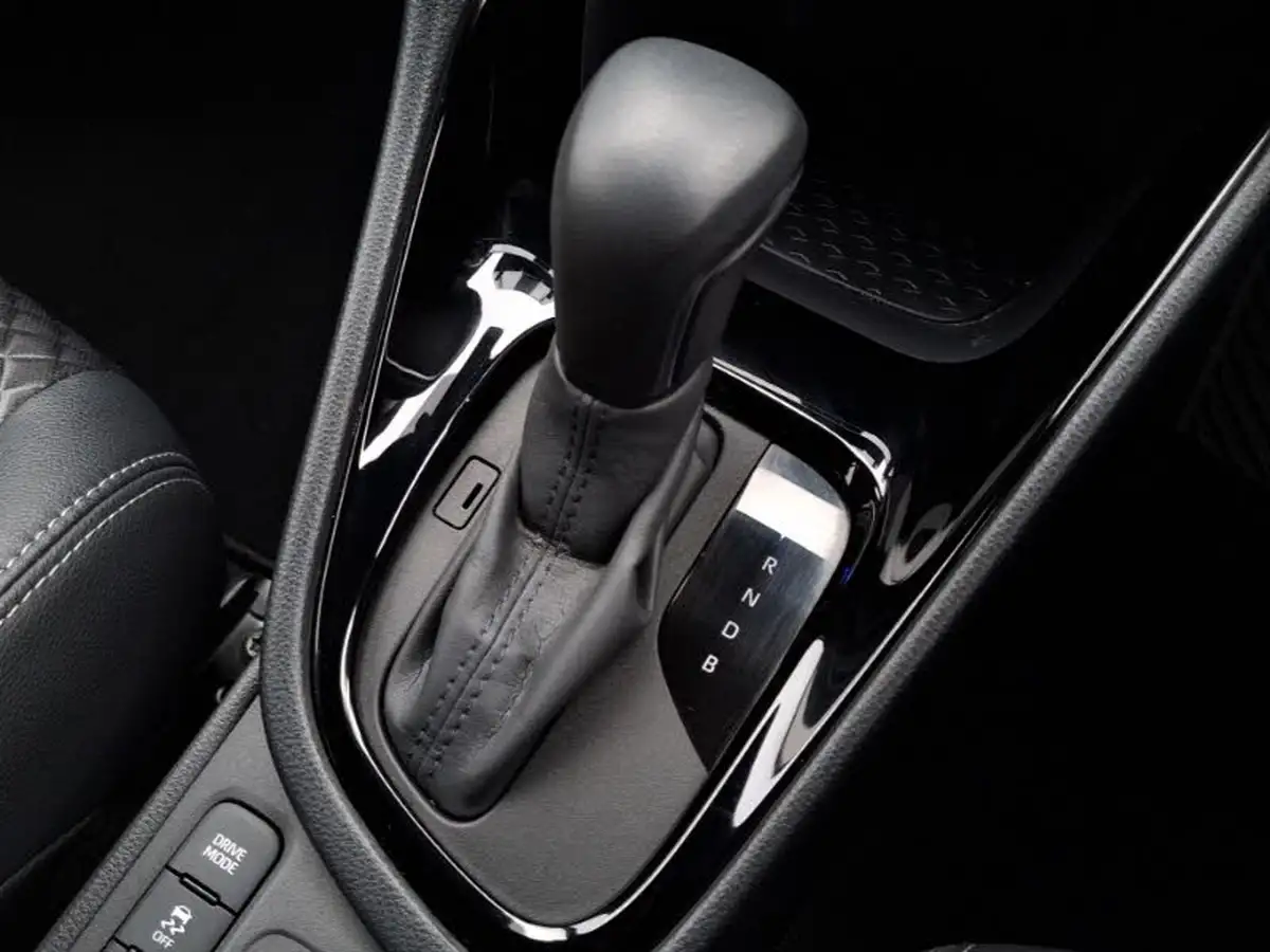 2022-toyota-yaris-15-vvt-i-dynamic-big-16