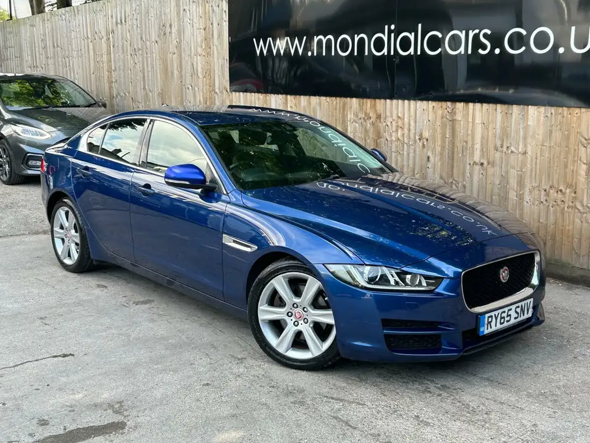 2015-jaguar-xe-20td-portfolio-180ps-auto-big-13