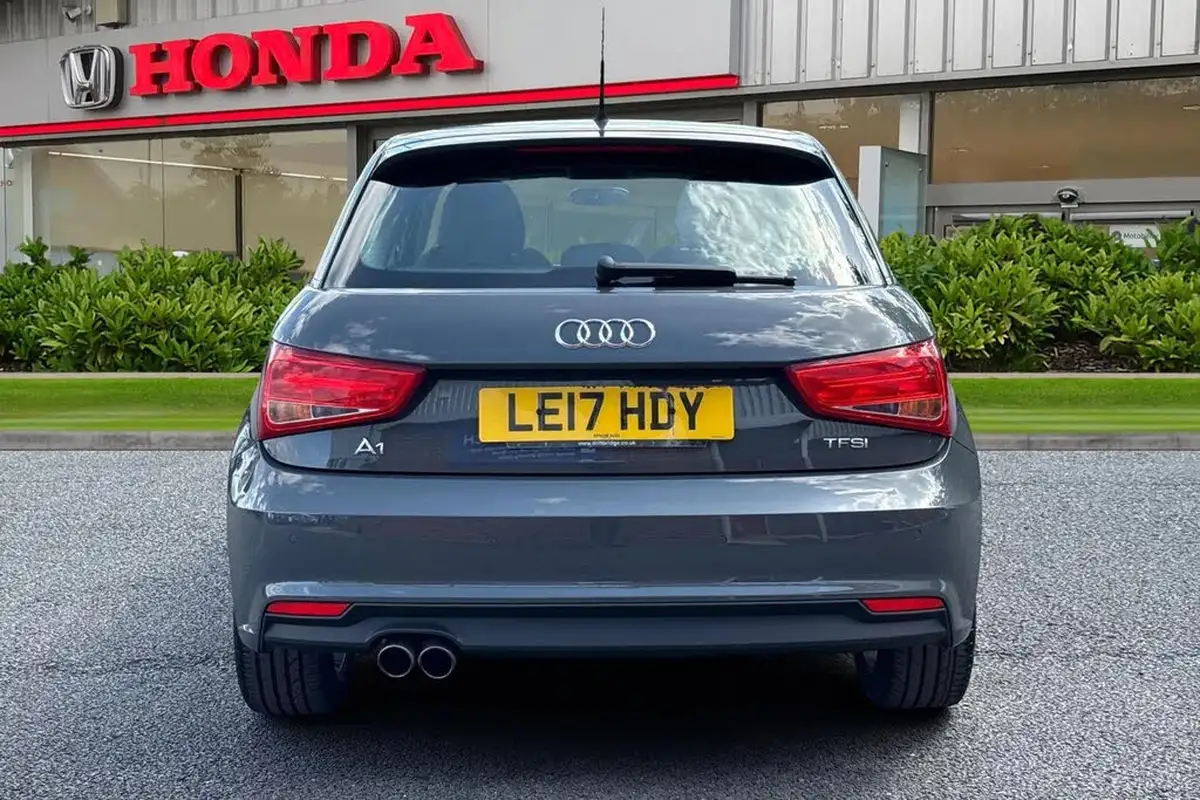 2017-audi-a1-14-tfsi-sportback-5d-s-tronic-big-4