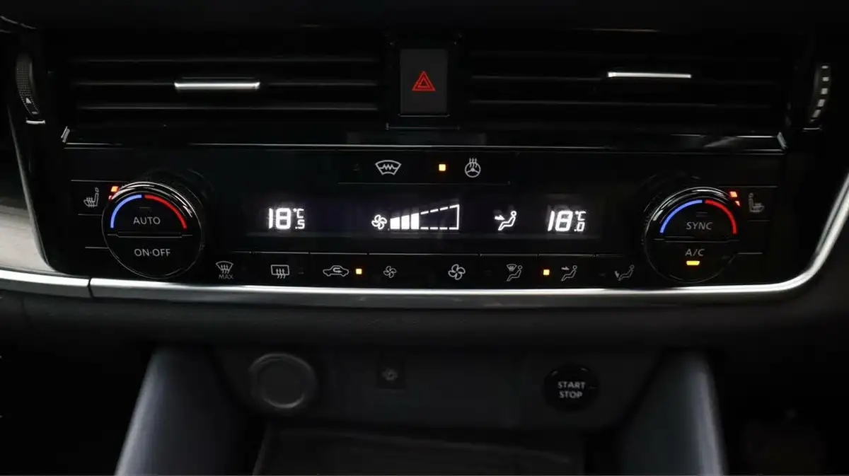 2023-nissan-qashqai-15-tekna-big-12