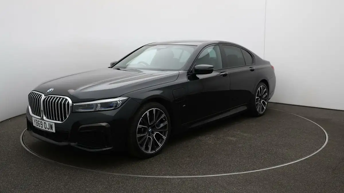 2019-bmw-7-series-30-745e-m-sport-big-68