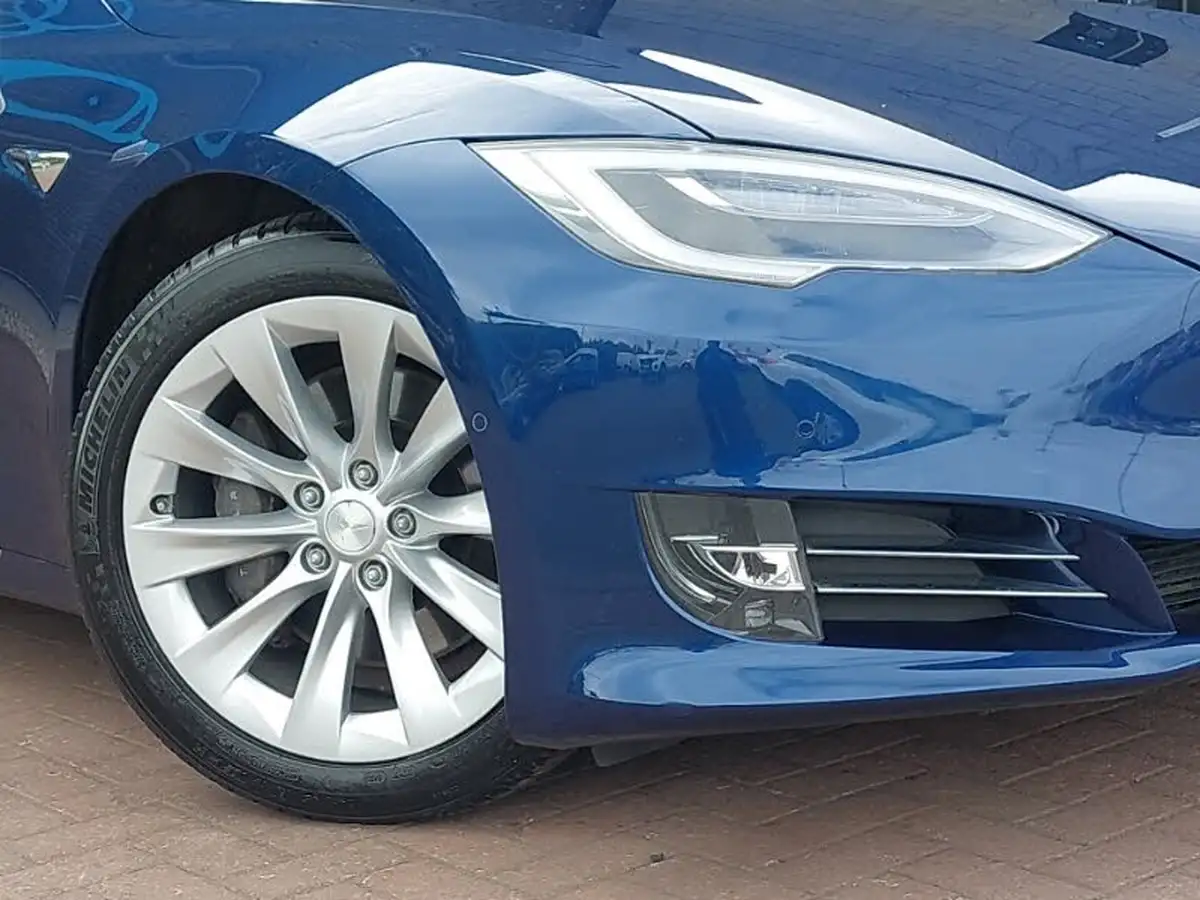 2019-tesla-model-s-e-long-range-big-8