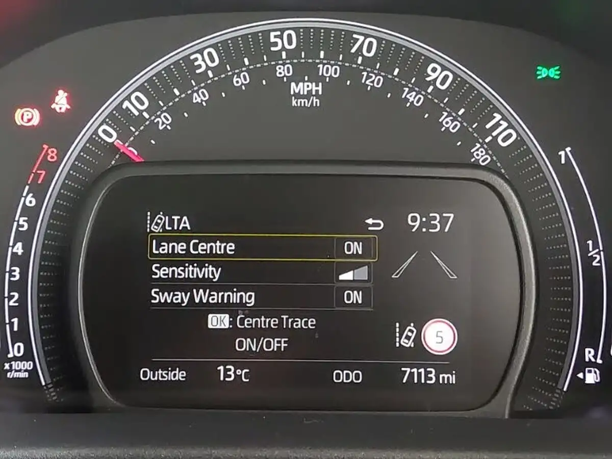2024-toyota-aygo-x-10-vvt-i-pure-big-12
