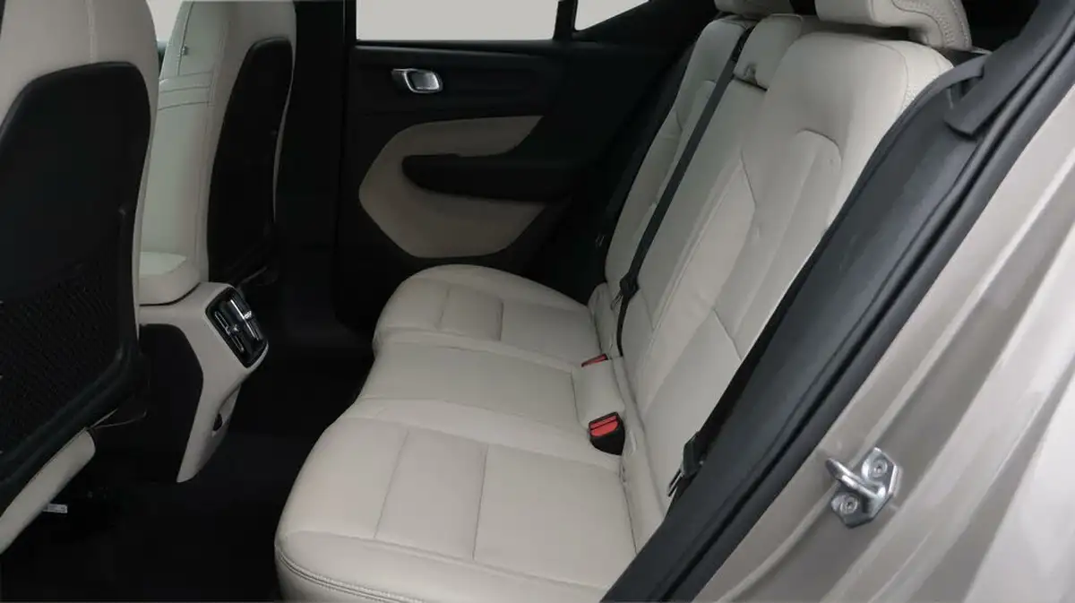 2020-volvo-xc40-20-b4-inscription-pro-big-16
